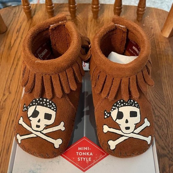 Minnetonka Moccasins Sail Into The Mystic Baby Soft Sole